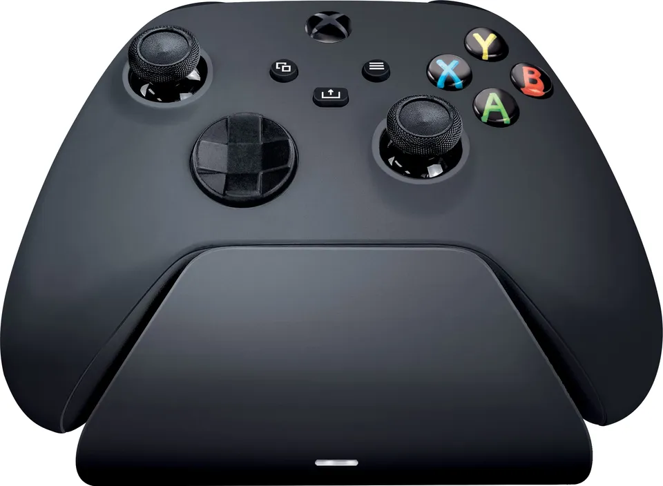 razer-universal-quick-charging-stand-per-xbox-base-di-ricarica-rapida-magnetica- image 1