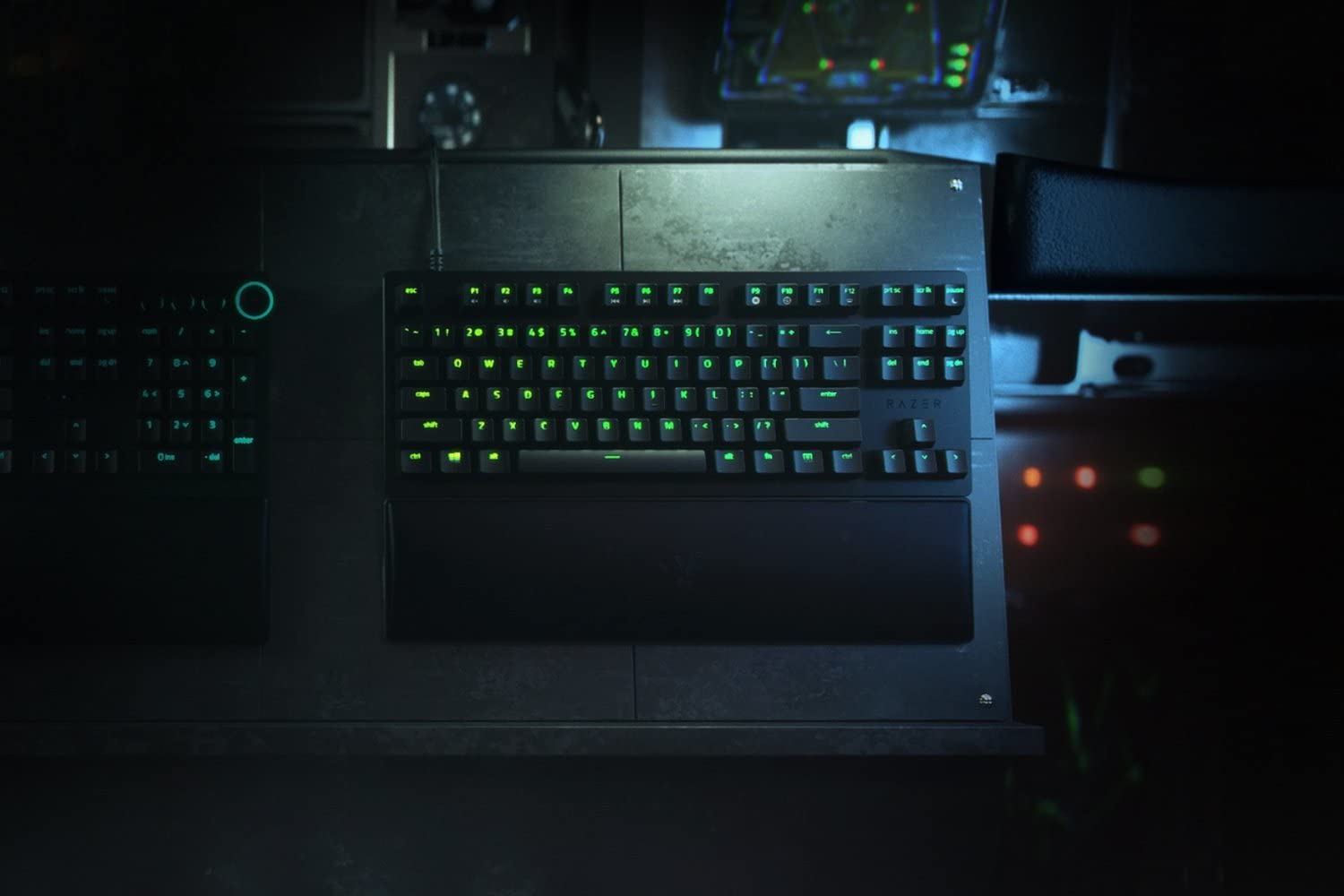 razer-huntsman-v2-tenkeyless-tastiera-gaming-ottica-a-switch-lineari-rossi-8000- image 2