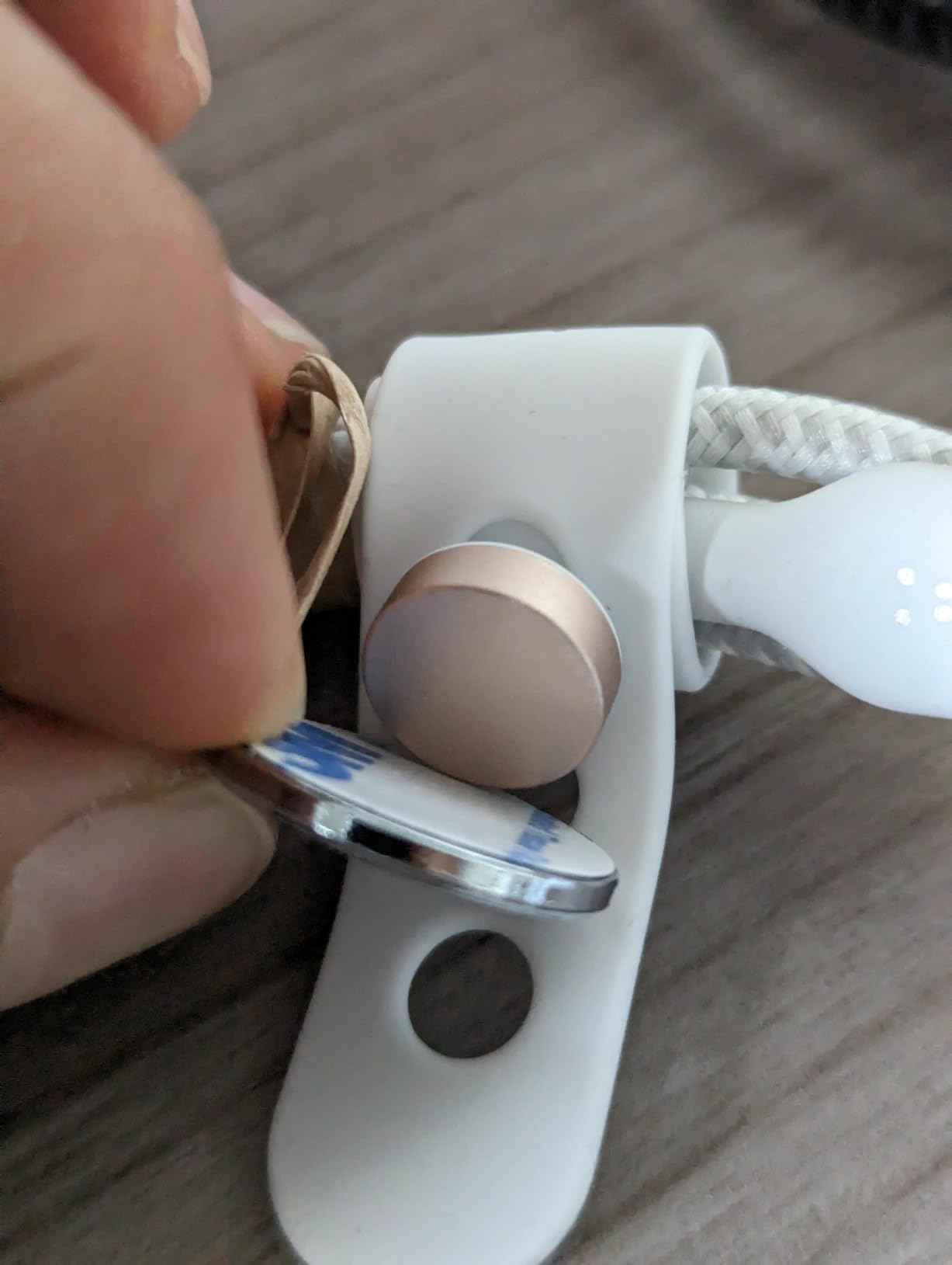 Bene ma il silicone attira polvere