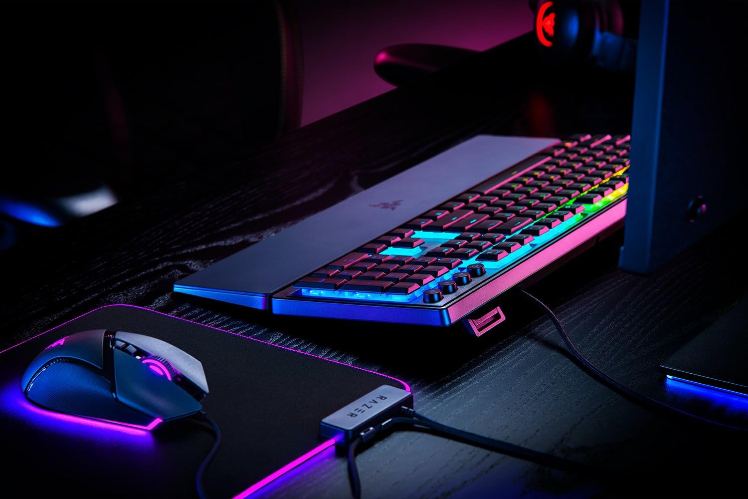 razer-ornata-v3-tastiera-da-gaming-a-basso-profilo-con-interruttori-mecha-membra image 2