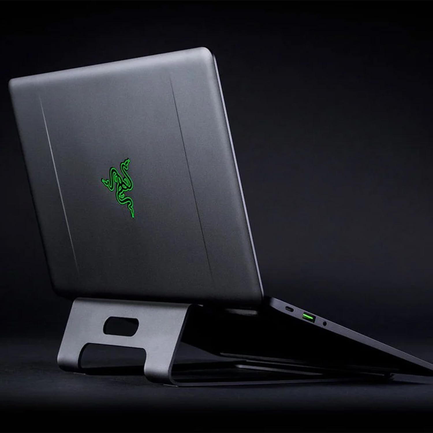 razer-laptop-stand-supporto-ergonomico-per-laptop-alluminio-inclinazione-18-comp image 2
