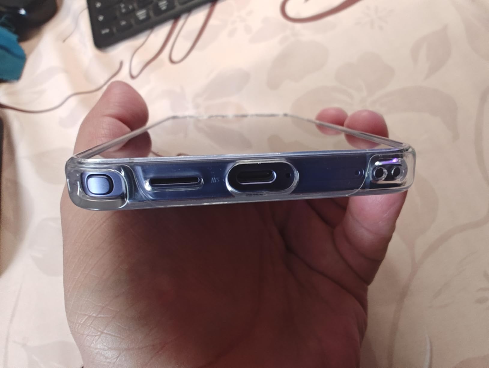 Finalmente una cover che non ingiallisce