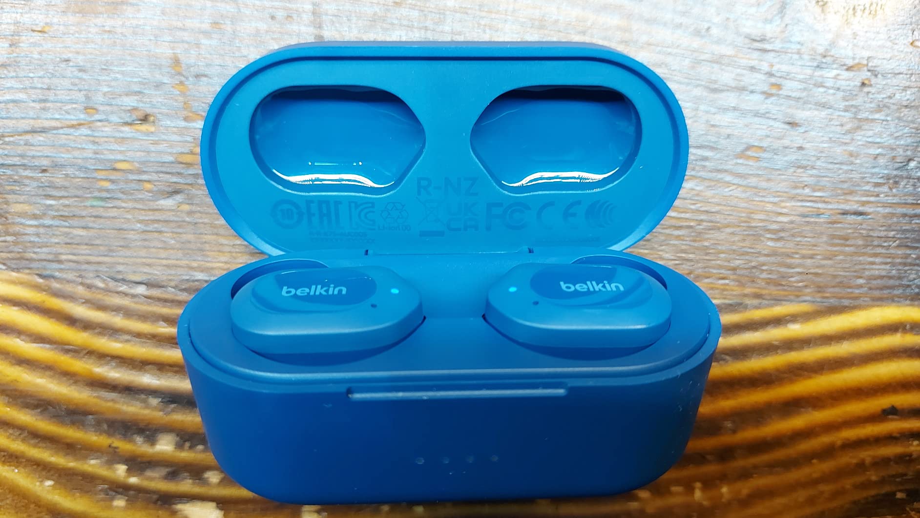 Un auricolare smetteva di caricare