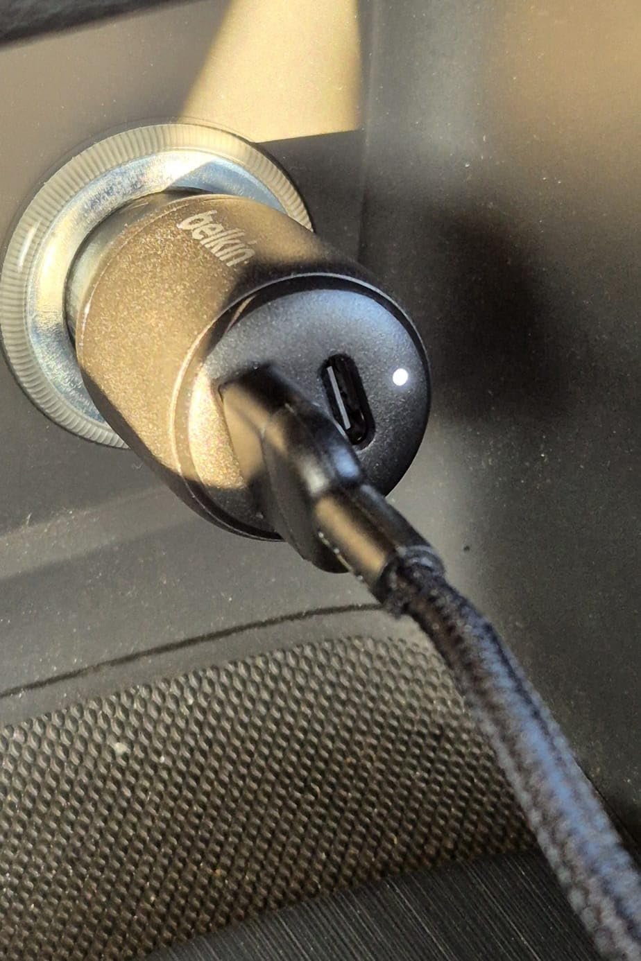 Ricarica velocissima in auto