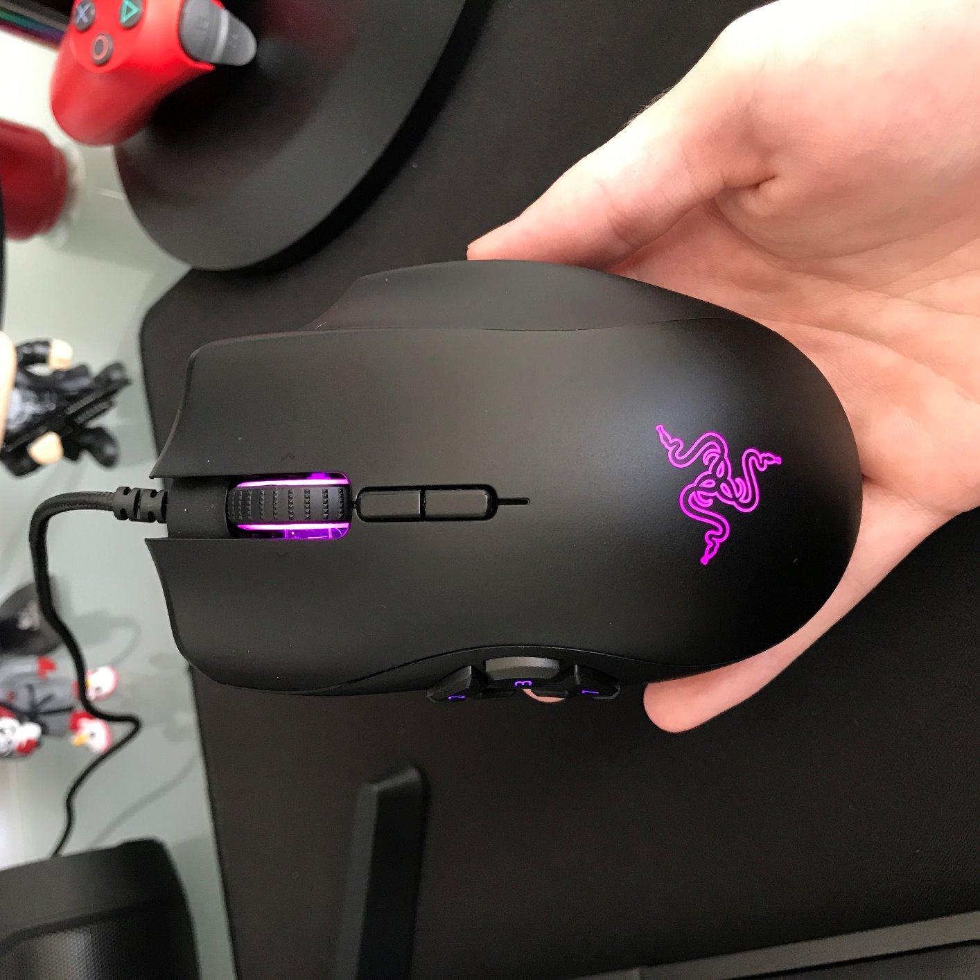Buon mouse, tasti un po' duri