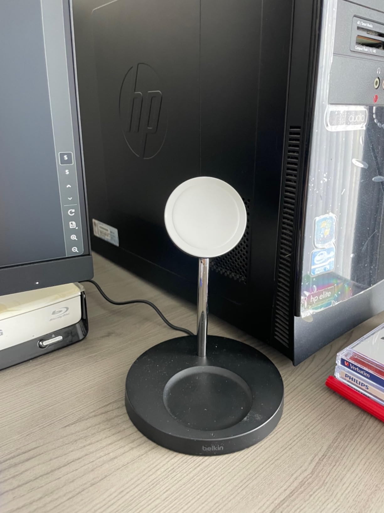 Comodissimo sulla scrivania